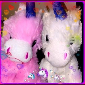 2 Unicorns A pair of Fuzzy Friends Pink and White